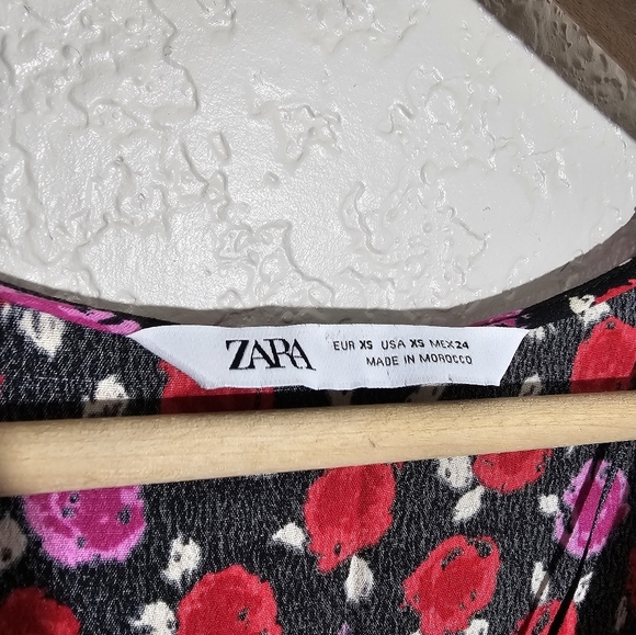 Zara Floral Print V-Neck Maxi Dress - Picture 3 of 5